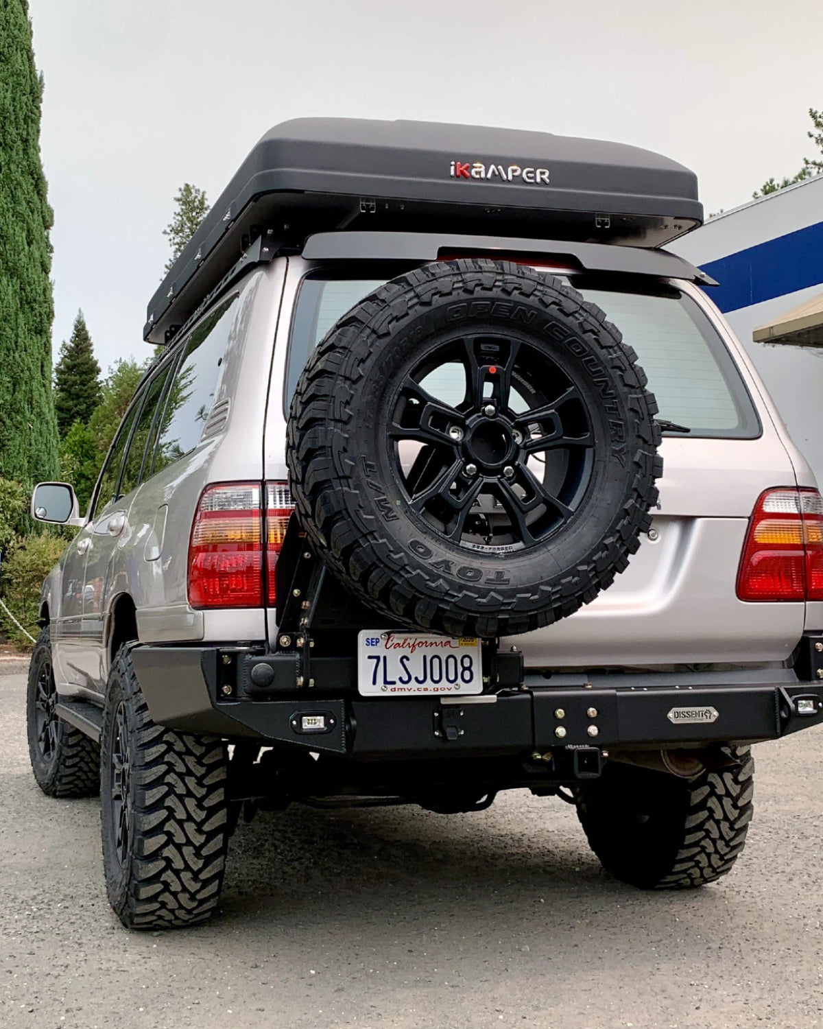 Dissent Off-Road Tire Carrier Swing-Out