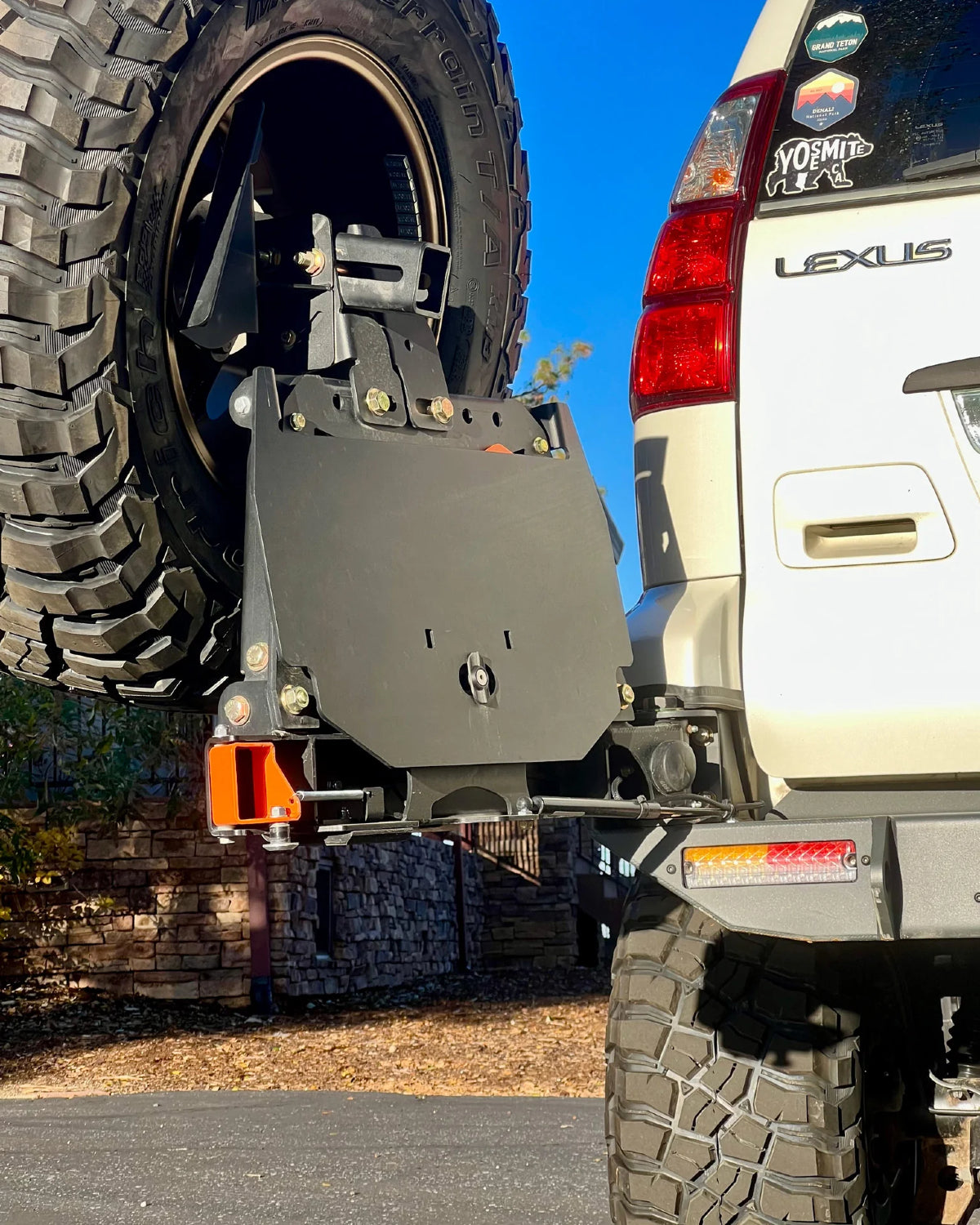 Dissent Off-Road Tire Carrier Swing-Out