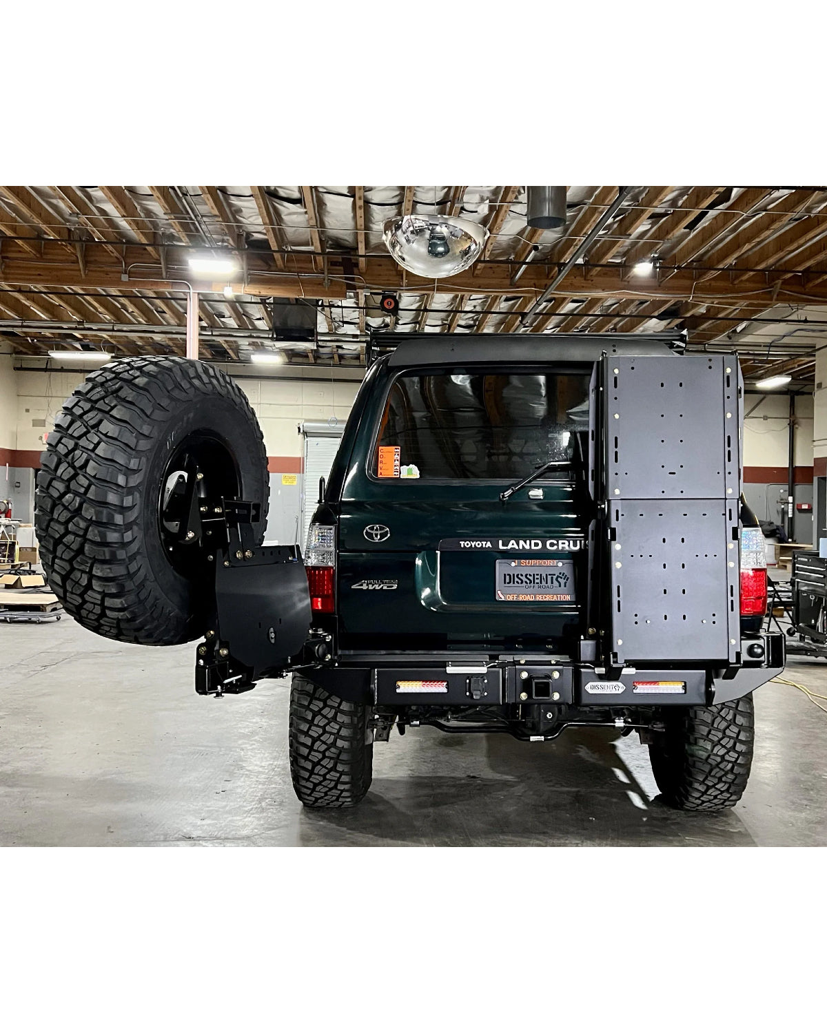 Dissent Off-Road Tire Carrier Swing-Out